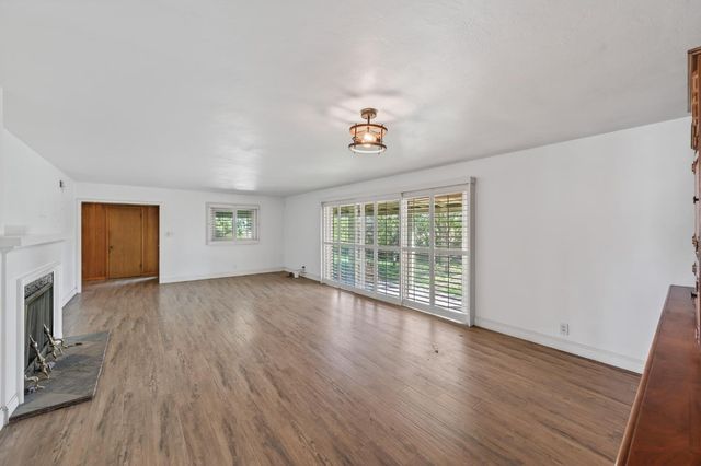 2303 Fulton Ave, Sacramento, CA 95825