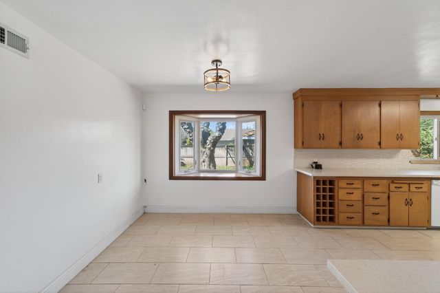 2303 Fulton Ave, Sacramento, CA 95825