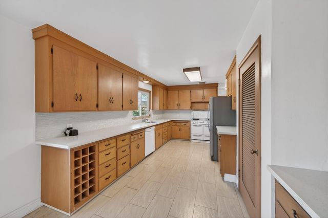 2303 Fulton Ave, Sacramento, CA 95825