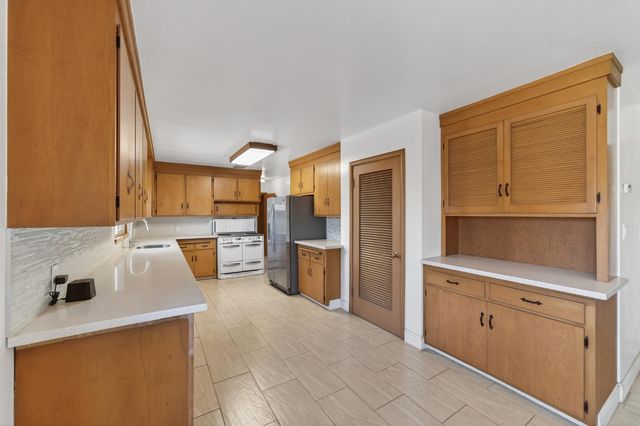 2303 Fulton Ave, Sacramento, CA 95825