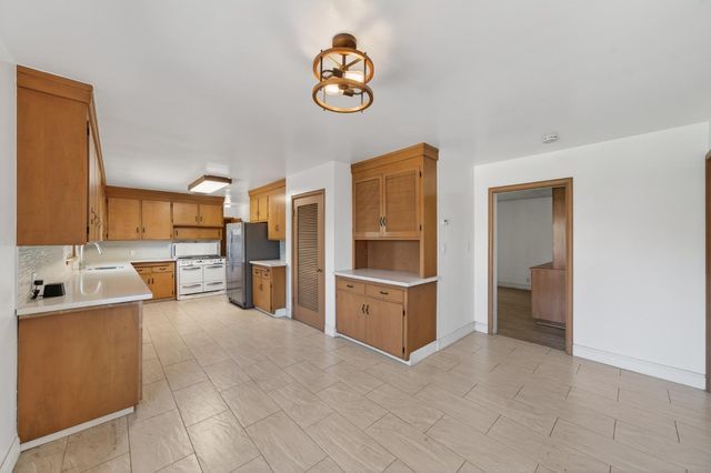 2303 Fulton Ave, Sacramento, CA 95825