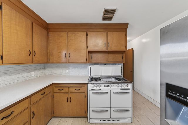 2303 Fulton Ave, Sacramento, CA 95825