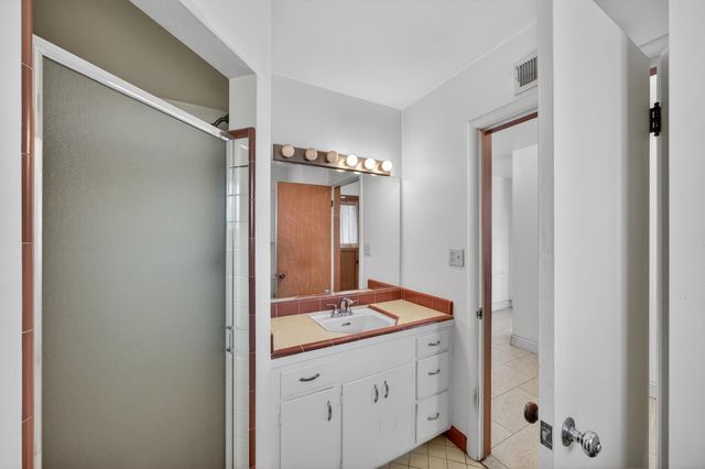 2303 Fulton Ave, Sacramento, CA 95825