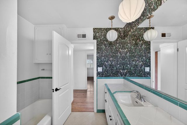 2303 Fulton Ave, Sacramento, CA 95825