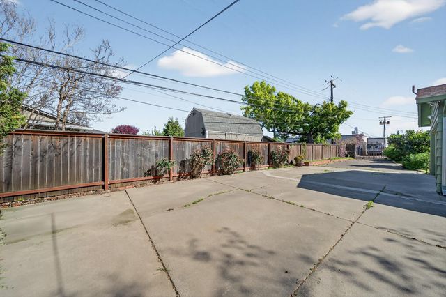 2303 Fulton Ave, Sacramento, CA 95825