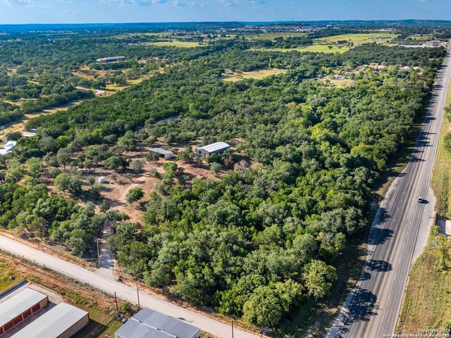 110 Moellering, Fredericksburg, TX 78624
