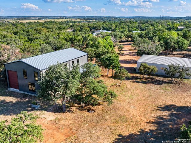 110 Moellering, Fredericksburg, TX 78624