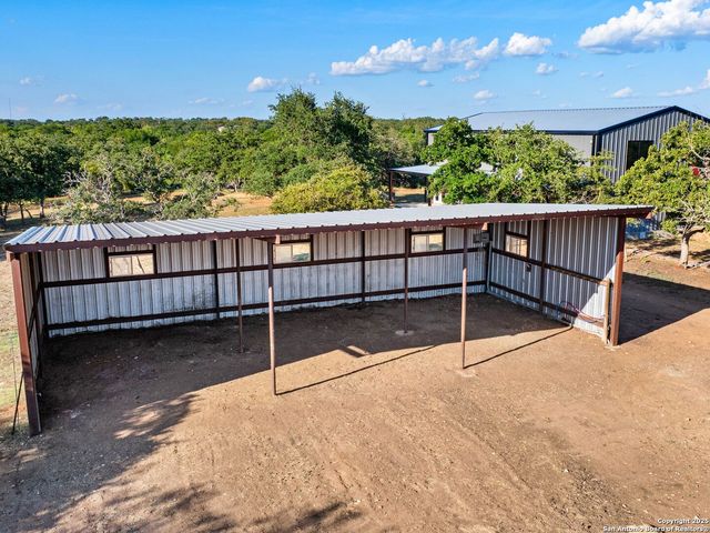 110 Moellering, Fredericksburg, TX 78624