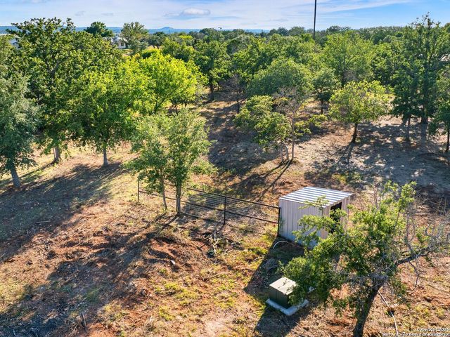 110 Moellering, Fredericksburg, TX 78624
