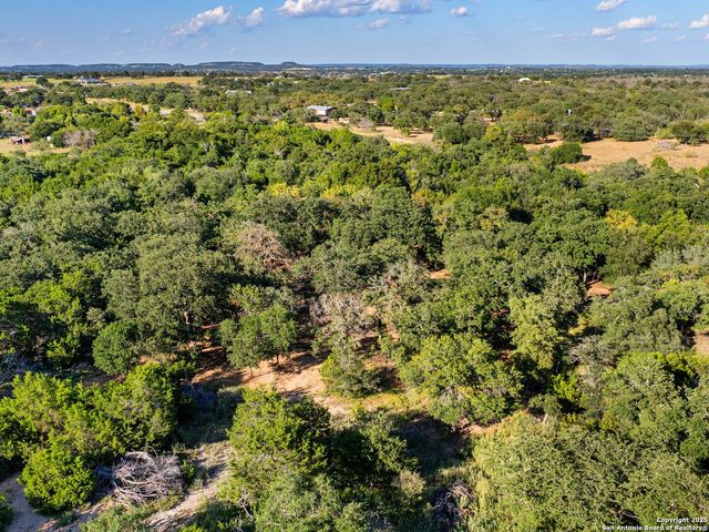 110 Moellering, Fredericksburg, TX 78624