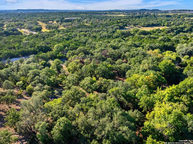 110 Moellering, Fredericksburg, TX 78624