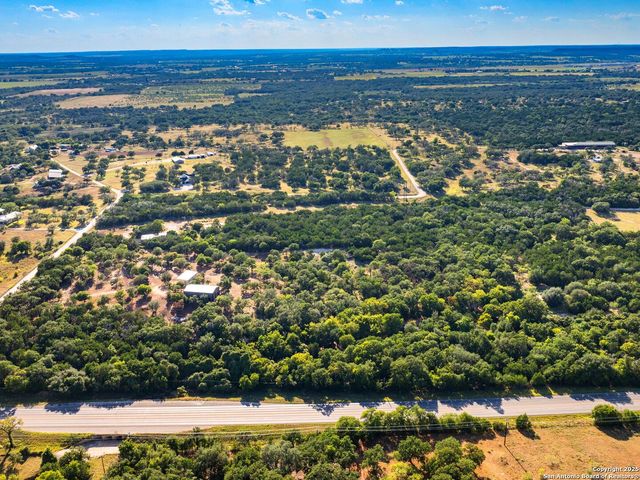 110 Moellering, Fredericksburg, TX 78624