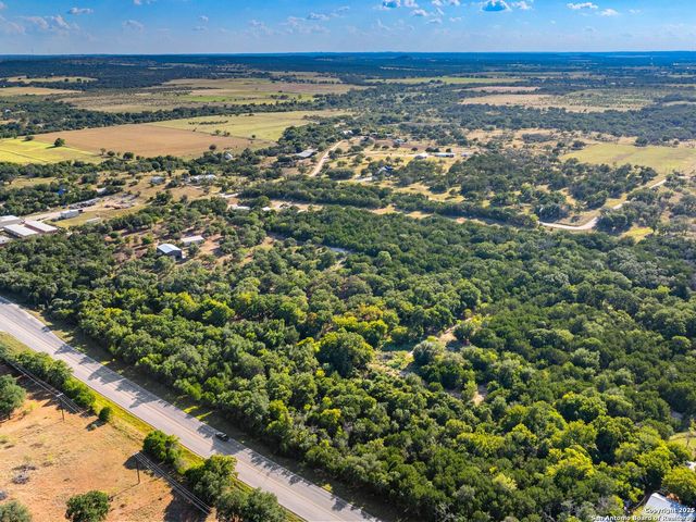 110 Moellering, Fredericksburg, TX 78624
