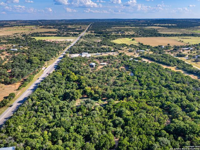 110 Moellering, Fredericksburg, TX 78624