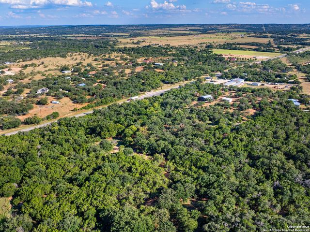 110 Moellering, Fredericksburg, TX 78624