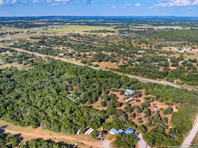 110 Moellering, Fredericksburg, TX 78624