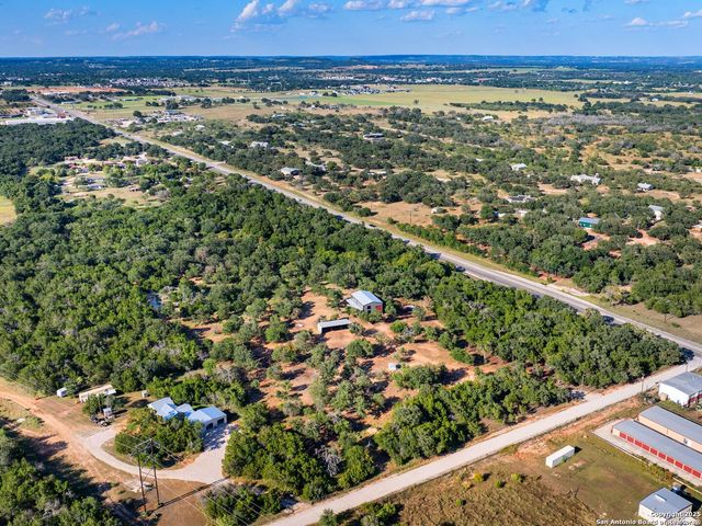 110 Moellering, Fredericksburg, TX 78624
