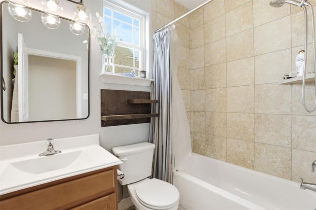 11915 Champions Gate Drive, Dayton, TX 77535