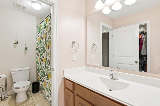 11915 Champions Gate Drive, Dayton, TX 77535