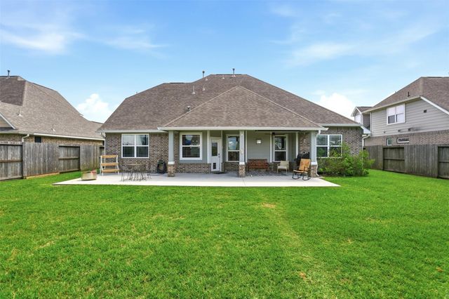 11915 Champions Gate Drive, Dayton, TX 77535