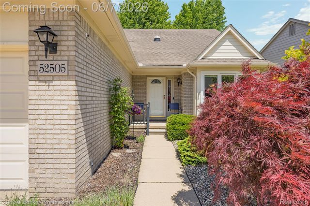 52505 Westcreek Drive Drive, Macomb Township, MI 48042