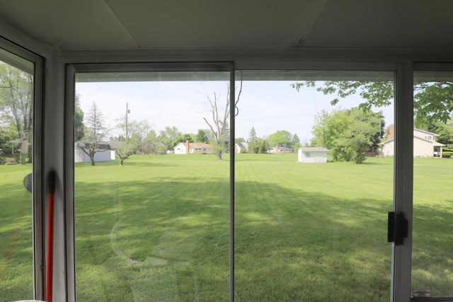 1047 Western Hills Drive, Flint, MI 48532