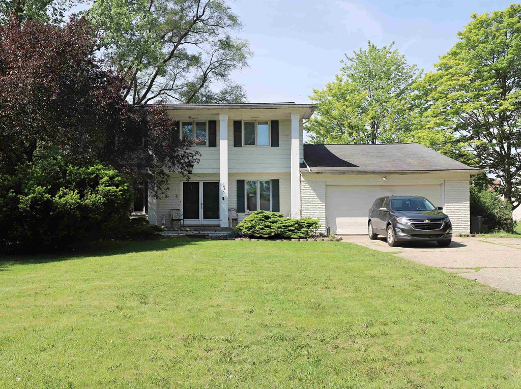 1047 Western Hills Drive, Flint, MI 48532
