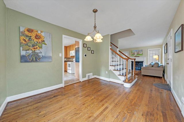 2316 Fairway DR, Roanoke, VA 24015
