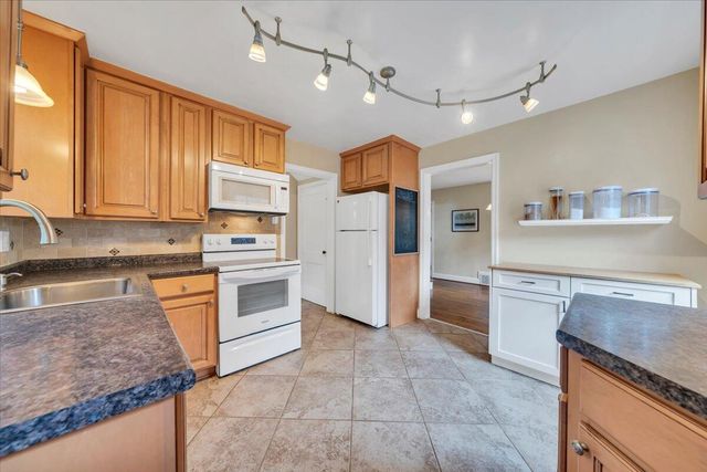 2316 Fairway DR, Roanoke, VA 24015