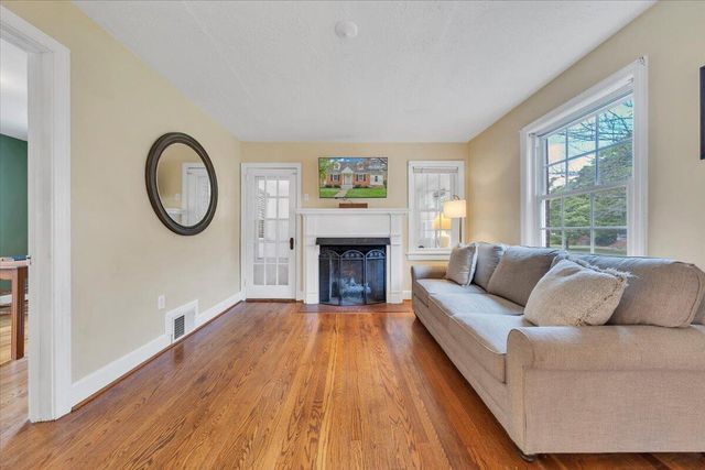 2316 Fairway DR, Roanoke, VA 24015