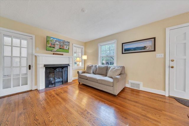 2316 Fairway DR, Roanoke, VA 24015
