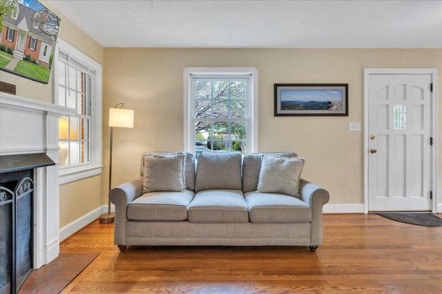2316 Fairway DR, Roanoke, VA 24015
