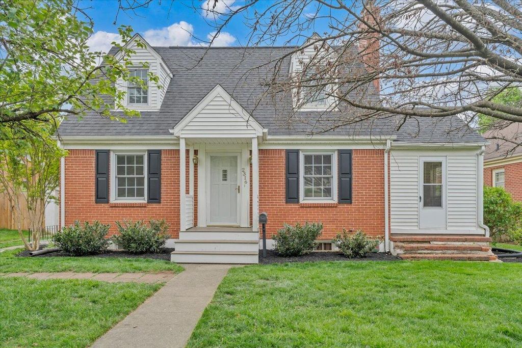 2316 Fairway DR, Roanoke, VA 24015