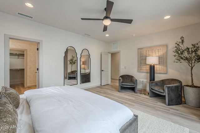 128 W WILLO Court, Phoenix, AZ 85003