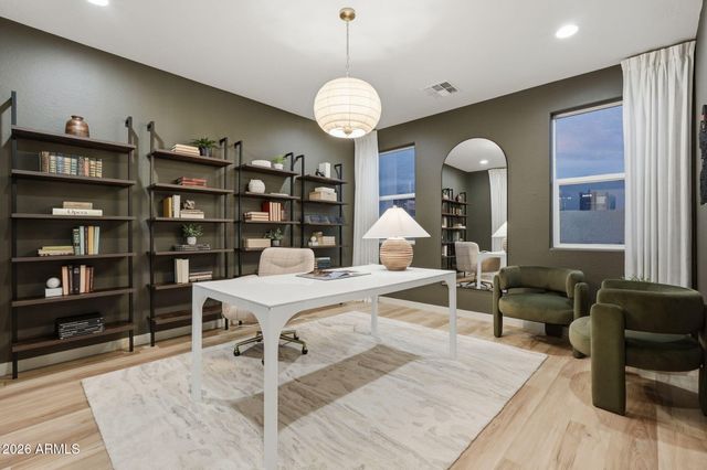 128 W WILLO Court, Phoenix, AZ 85003