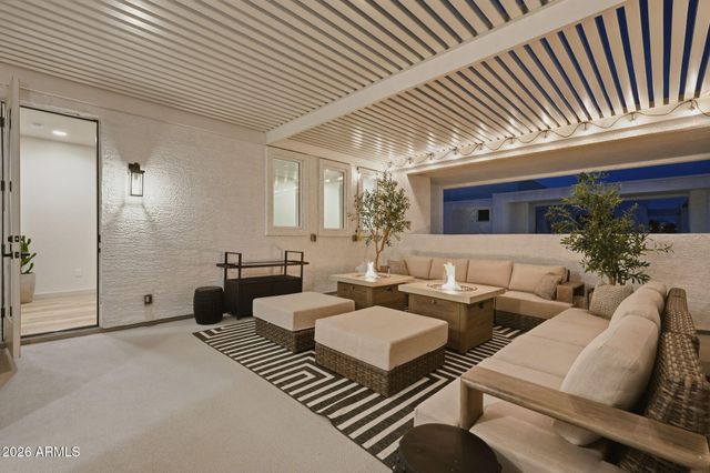 128 W WILLO Court, Phoenix, AZ 85003