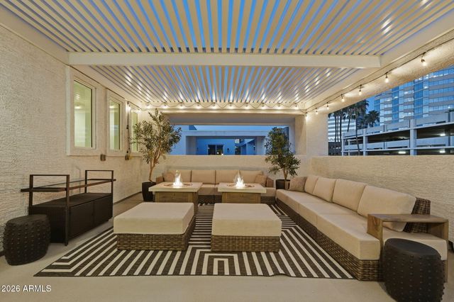 128 W WILLO Court, Phoenix, AZ 85003