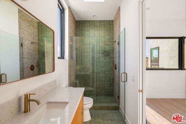 3909 W Exposition Boulevard, Los Angeles, CA 90016