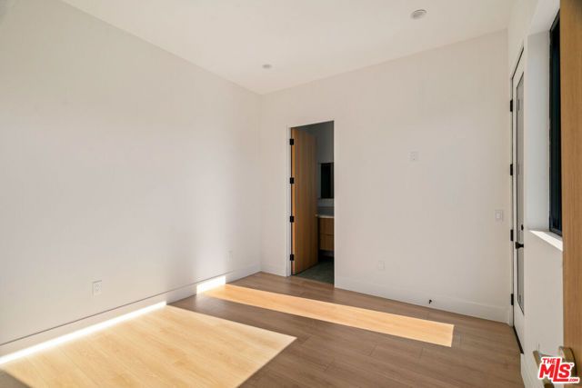 3909 W Exposition Boulevard, Los Angeles, CA 90016