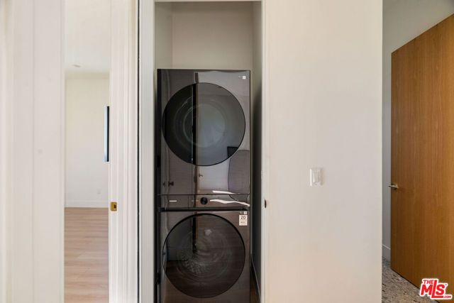 3909 W Exposition Boulevard, Los Angeles, CA 90016