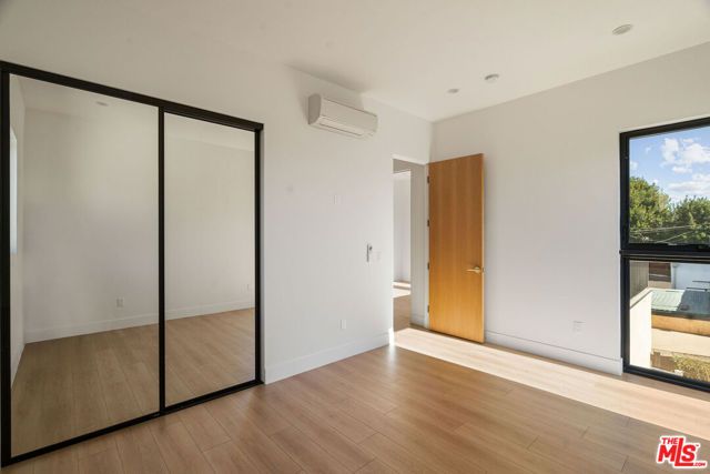 3909 W Exposition Boulevard, Los Angeles, CA 90016