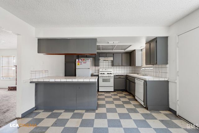 4224 Gordon Street, Bakersfield, CA 93307
