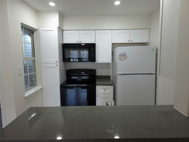 3111 Tom Green ST 207, Austin, TX 78705