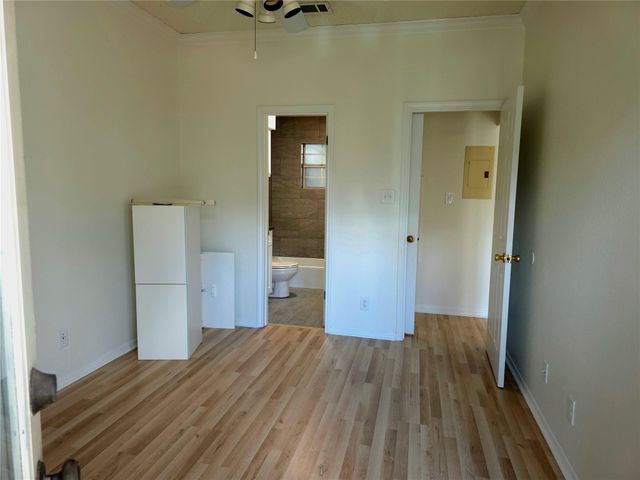 3111 Tom Green ST 207, Austin, TX 78705