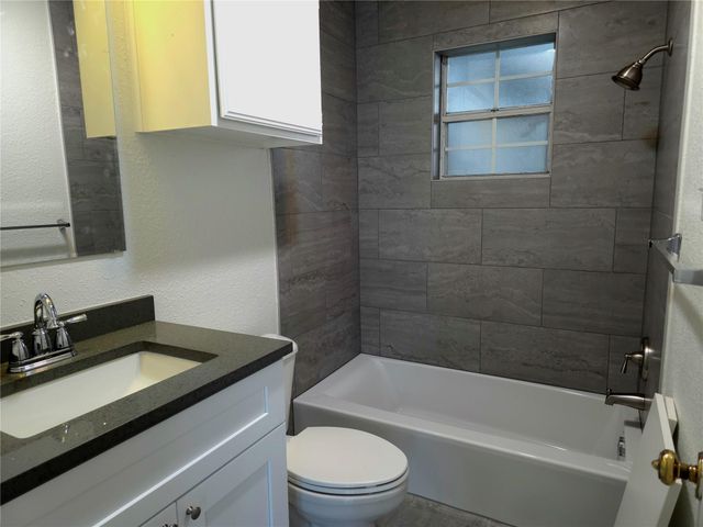 3111 Tom Green ST 207, Austin, TX 78705