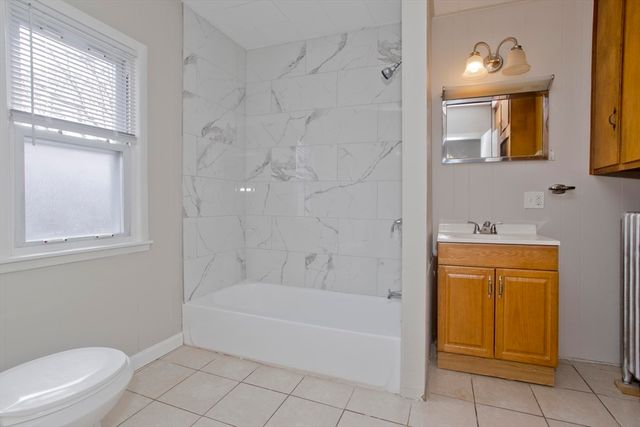 36 Daniel St, Springfield, MA 01151