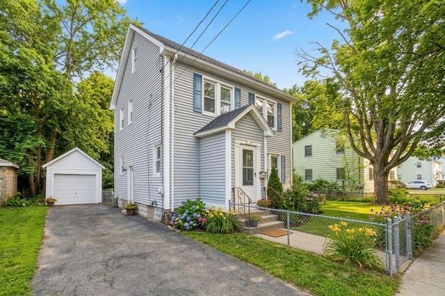 36 Daniel St, Springfield, MA 01151