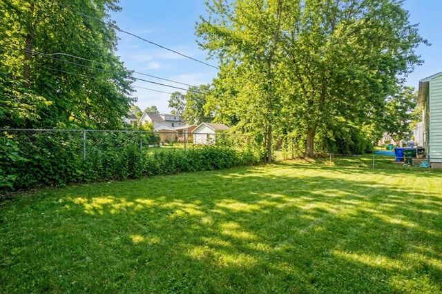 36 Daniel St, Springfield, MA 01151