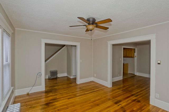 36 Daniel St, Springfield, MA 01151