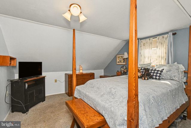 1113 W MILL ST, Quakertown, PA 18951
